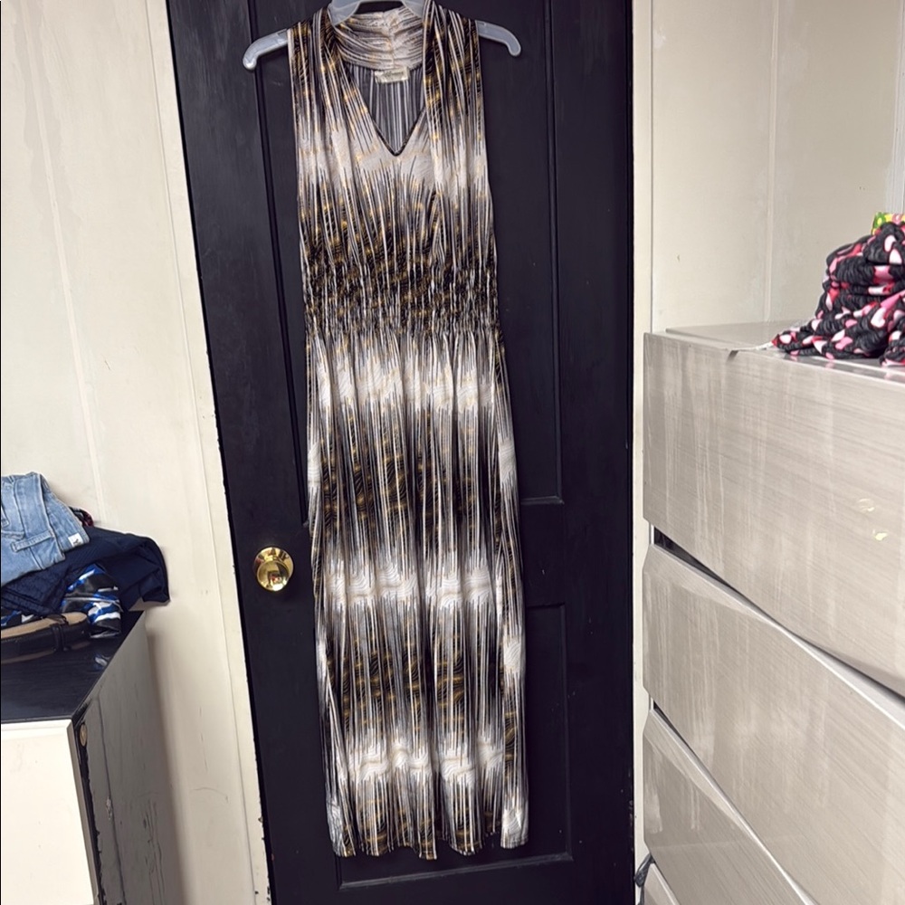 Elegant Black and Gold Maxi Dress